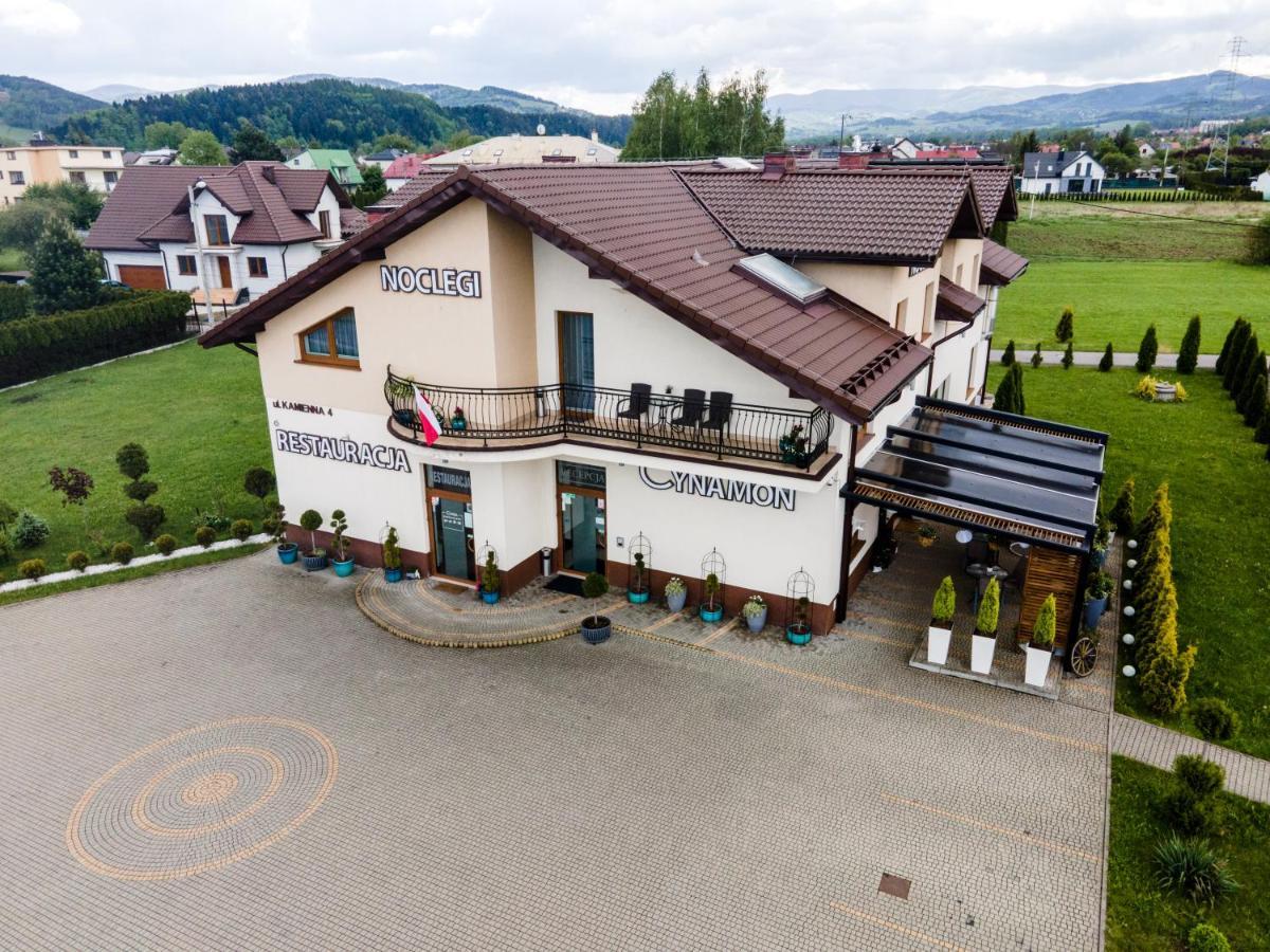 Cynamon Hotel Нови Сонч Екстериор снимка