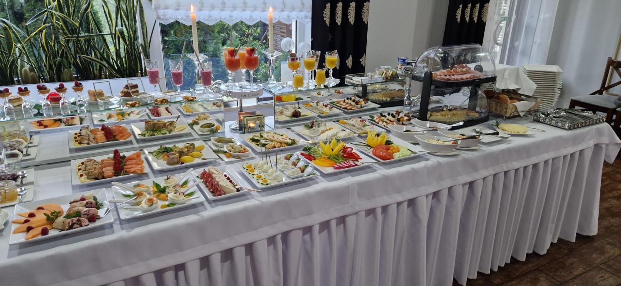 Cynamon Hotel Нови Сонч Екстериор снимка