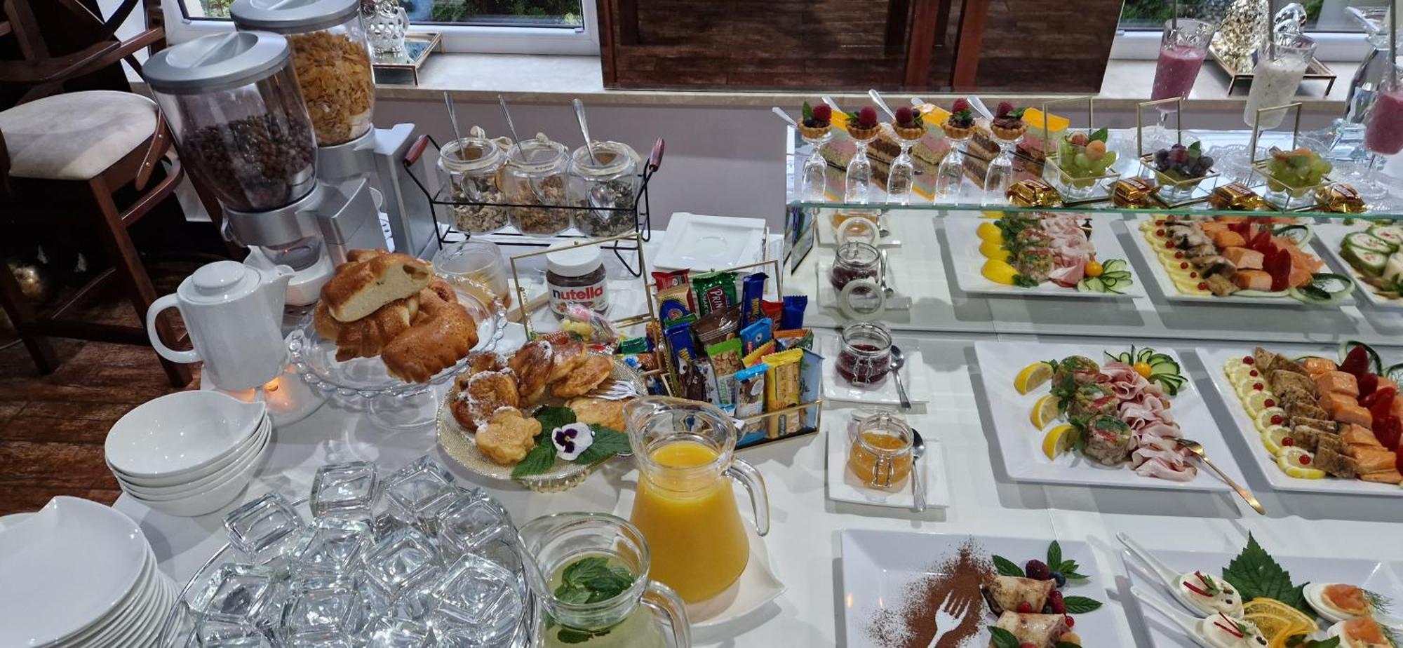 Cynamon Hotel Нови Сонч Екстериор снимка