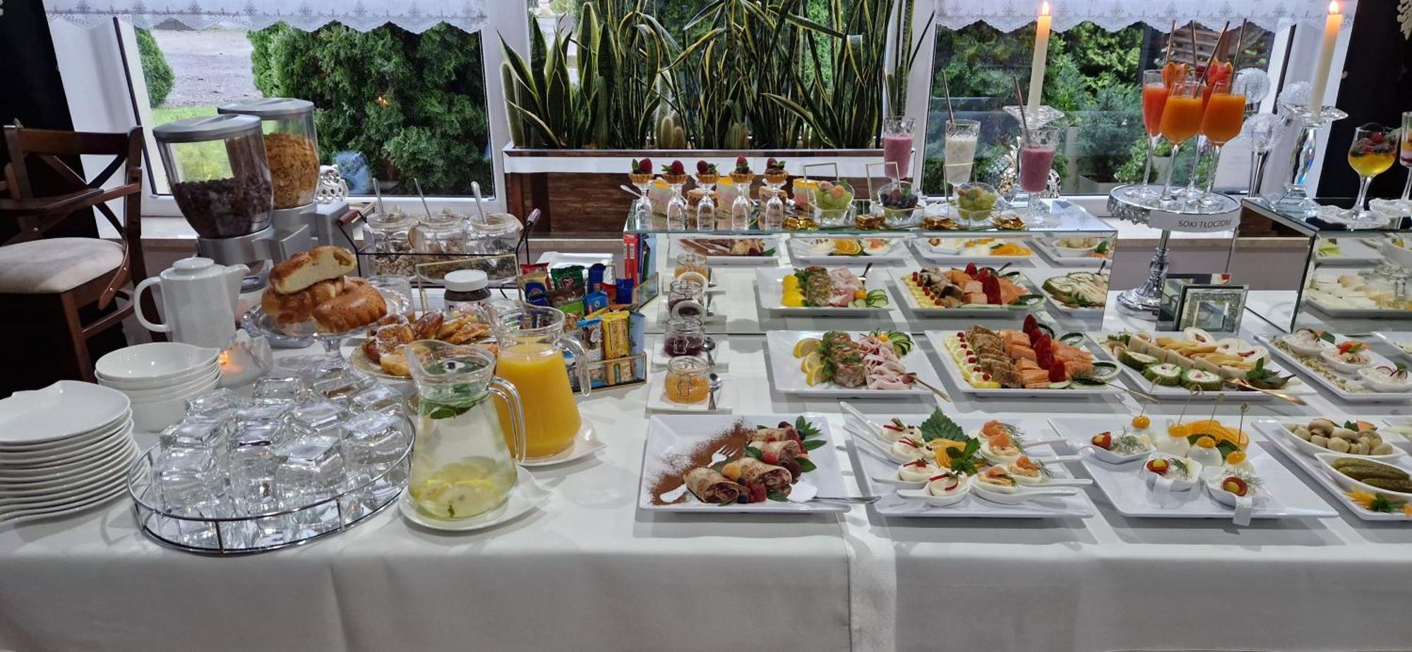 Cynamon Hotel Нови Сонч Екстериор снимка