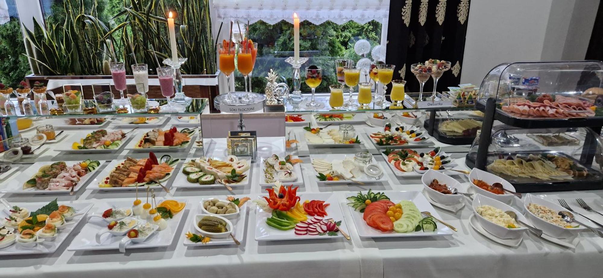 Cynamon Hotel Нови Сонч Екстериор снимка