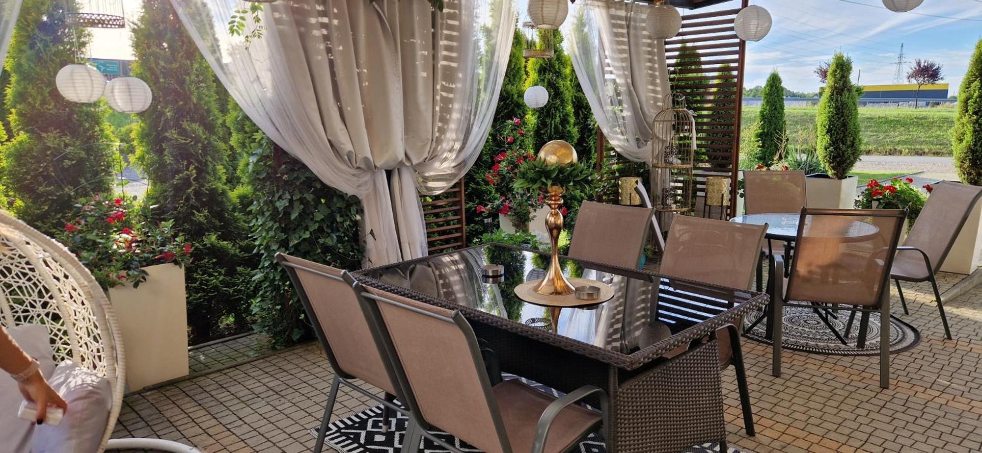 Cynamon Hotel Нови Сонч Екстериор снимка