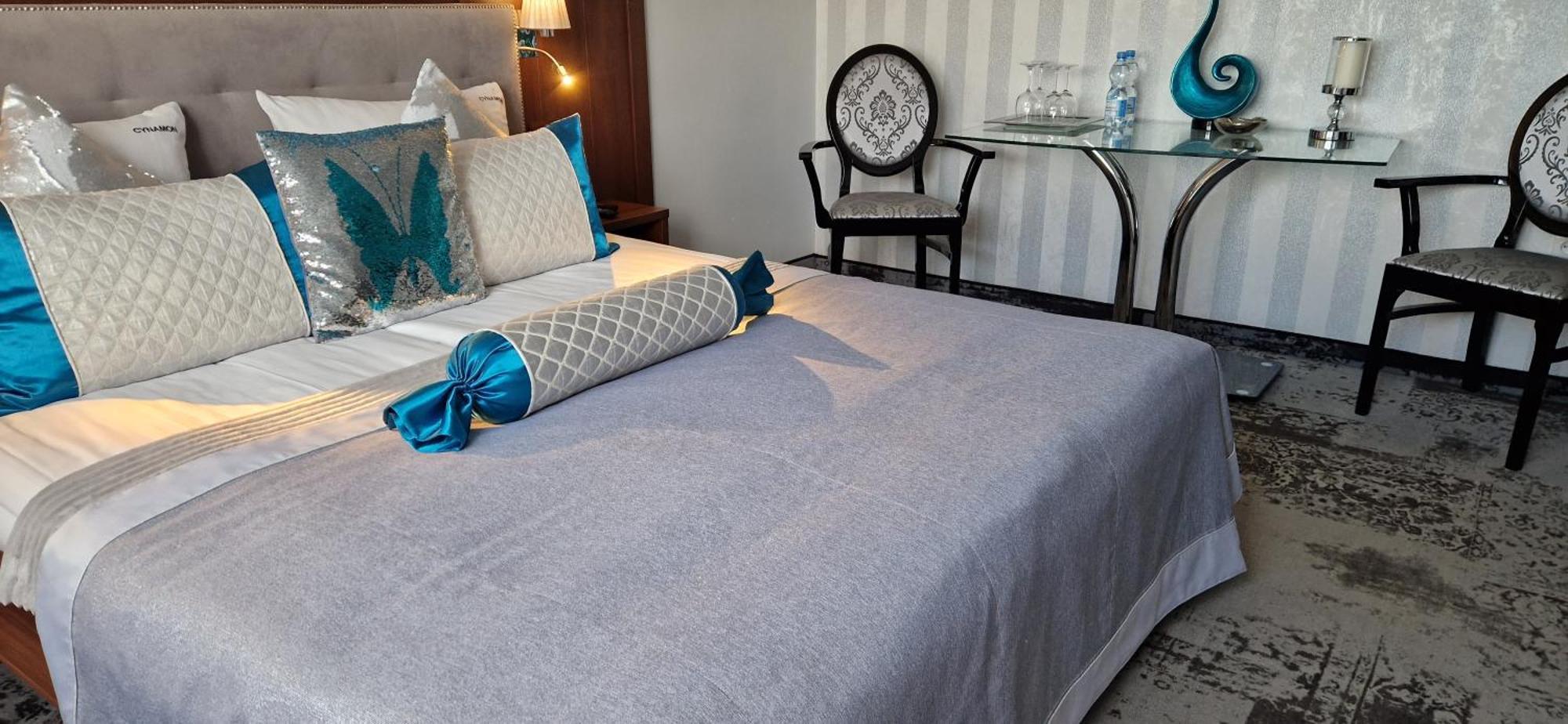 Cynamon Hotel Нови Сонч Екстериор снимка