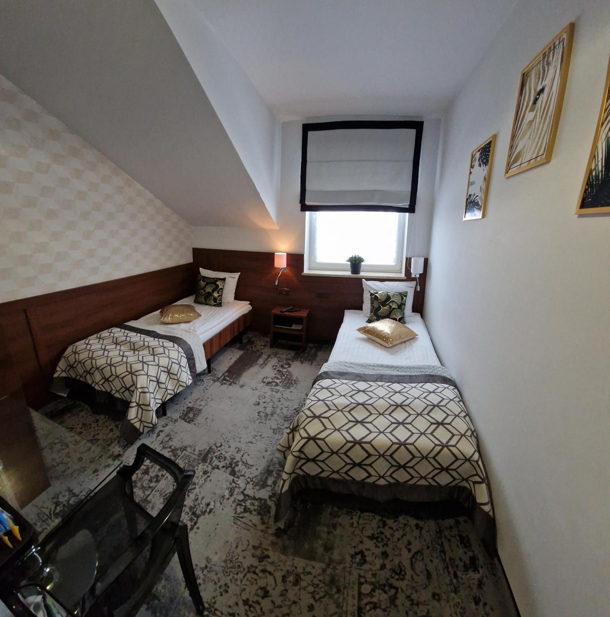Cynamon Hotel Нови Сонч Екстериор снимка